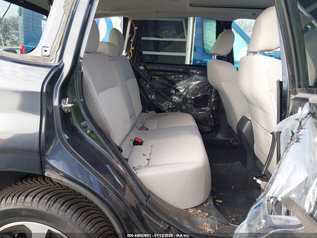 44052651 :رقم المزاد ، JF2SJAGC2JH616198 vin ، 2018 Subaru Forester 2.5i Premium مزاد بيع
