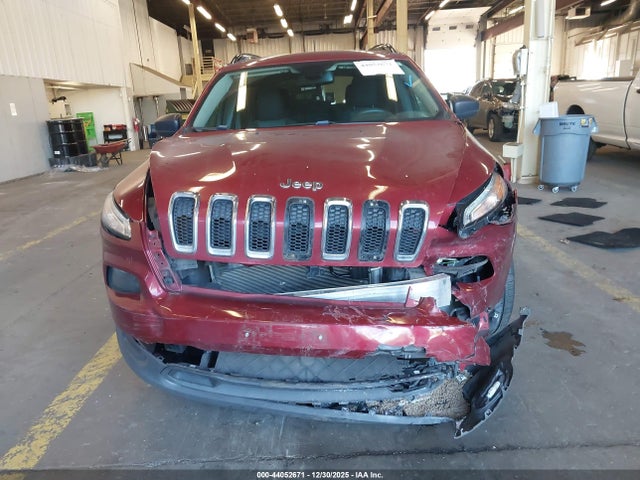 1C4PJLAB1HW577626 Jeep Cherokee Sport Fwd