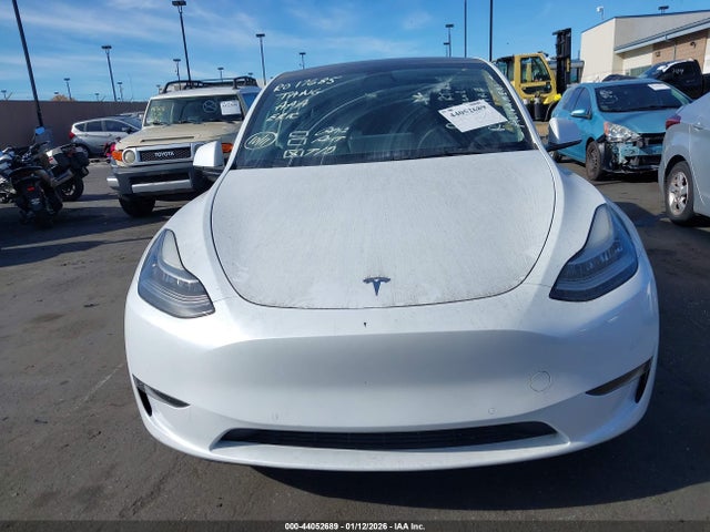2021 Tesla Model Y Long Range Dual Motor All-wheel Drive მანქანა იყიდება აუქციონზე, vin: 5YJYGDEE2MF306389, აუქციონის ნომერი: 44052689