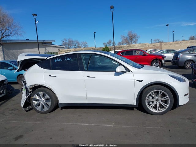 2021 Tesla Model Y Long Range Dual Motor All-wheel Drive მანქანა იყიდება აუქციონზე, vin: 5YJYGDEE2MF306389, აუქციონის ნომერი: 44052689
