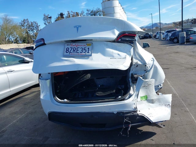 2021 Tesla Model Y Long Range Dual Motor All-wheel Drive მანქანა იყიდება აუქციონზე, vin: 5YJYGDEE2MF306389, აუქციონის ნომერი: 44052689