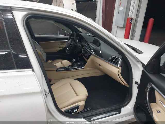 2018 BMW 330I WBA8D9G53JNU67640 Photo 4