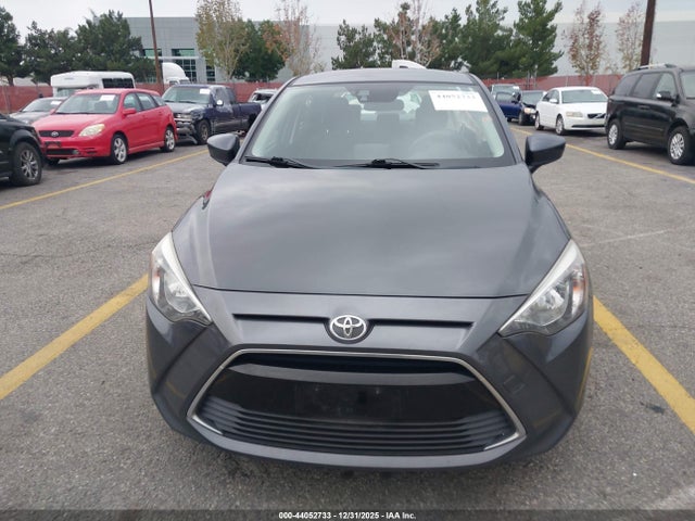 3MYDLBYV6JY329573 Toyota YARIS IA
