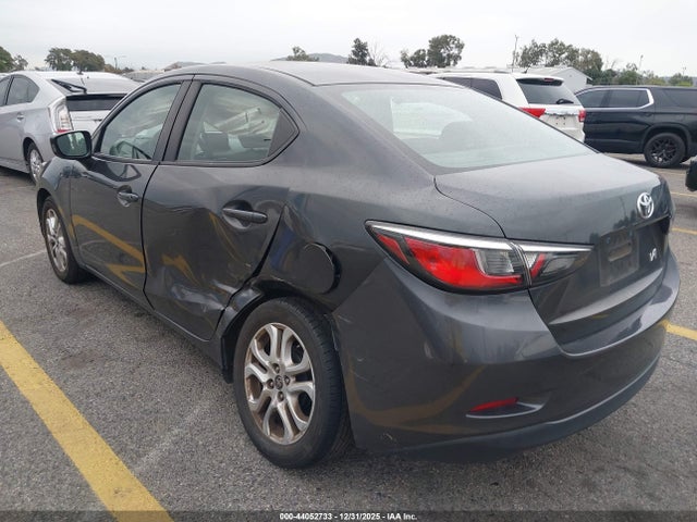 3MYDLBYV6JY329573 Toyota YARIS IA