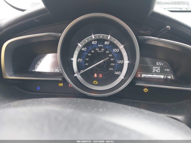 3MYDLBYV6JY329573 Toyota YARIS IA