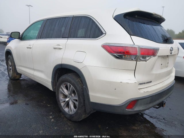 Toyota Highlander Le Plus V6 2015 5TDBKRFH4FS120975 Image 3