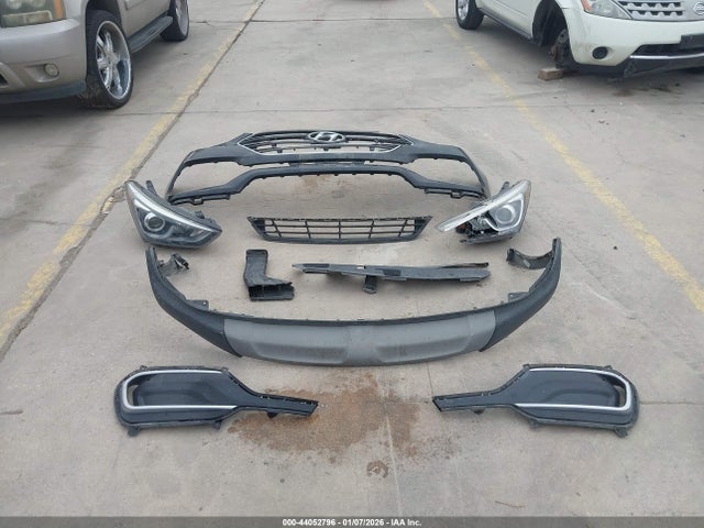 5NMZTDLB3JH090118 Hyundai Santa Fe Sport 2.4l