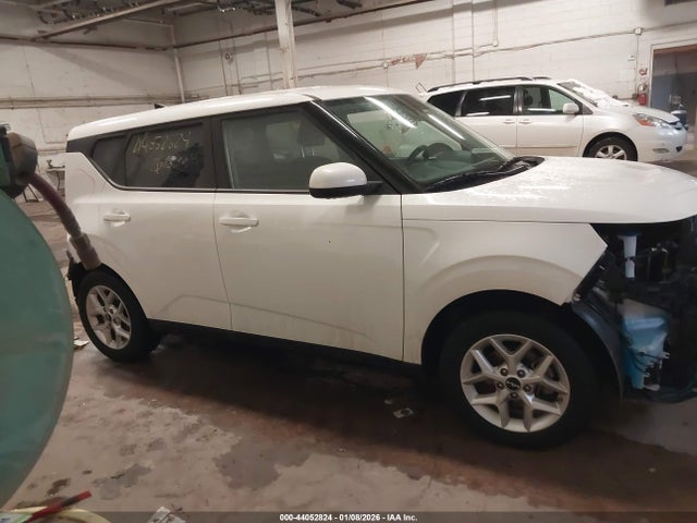 Продажа на аукционе авто 2024 Kia Soul Lx, vin: KNDJ23AU7R7230902, номер лота: 44052824