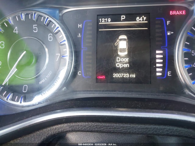 Chrysler 200 Limited 2015 1C3CCCAB9FN669325 Image 16