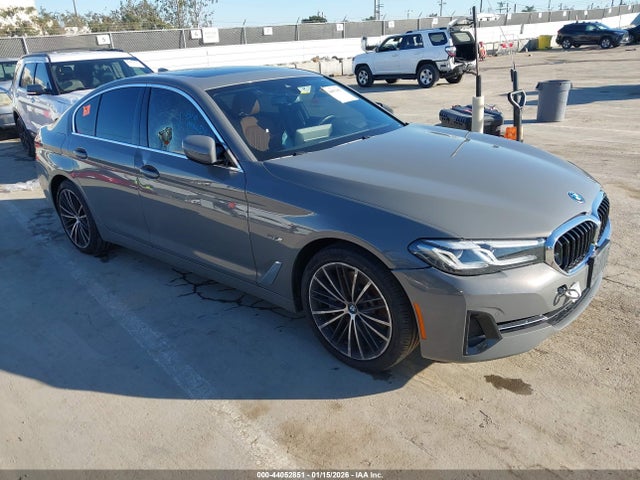 WBA13AG09NCH92758 BMW 530e