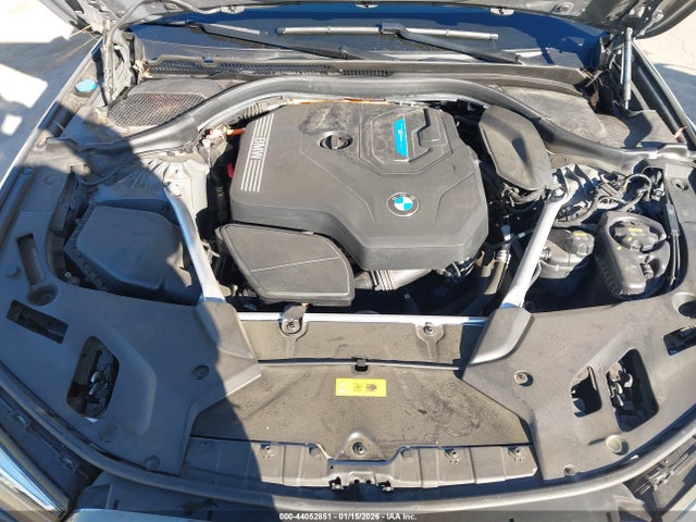 WBA13AG09NCH92758 BMW 530e