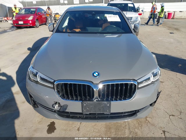 WBA13AG09NCH92758 BMW 530e