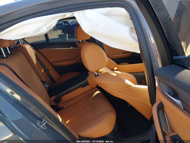 WBA13AG09NCH92758 BMW 530e