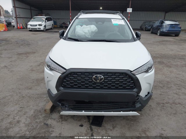 Toyota Corolla Cross Le 2025 7MUCAABG8SV132357 Image 12