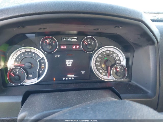 1C6RR7GG0NS175327 RAM 1500 Classic Warlock 4x4 6&#039;4 Box