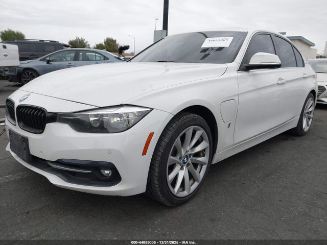 BMW 330e Iperformance 2017 WBA8E1C55HK479983 Image 2