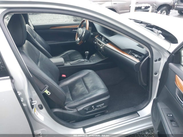 44053010 :رقم المزاد ، JTHBW1GG2F2087895 vin ، 2015 Lexus Es 300h مزاد بيع