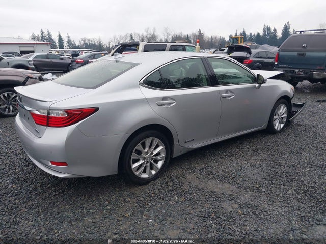 44053010 :رقم المزاد ، JTHBW1GG2F2087895 vin ، 2015 Lexus Es 300h مزاد بيع