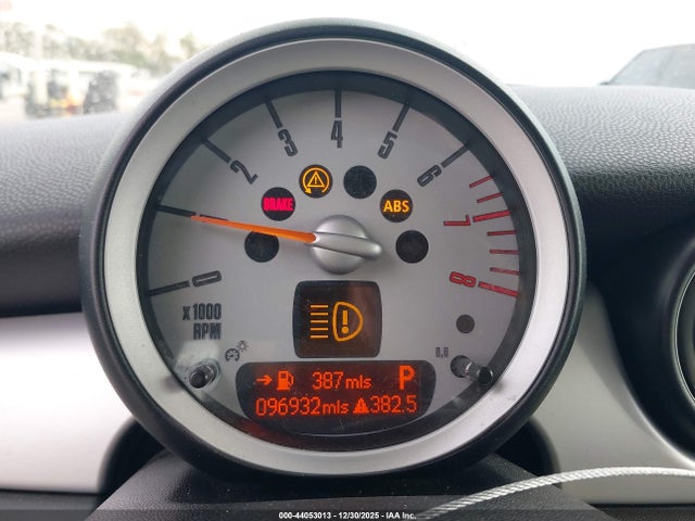 2009 MINI COOPER WMWMF33509TW76661 Photo 6