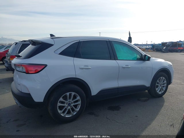 1FMCU9G69NUB32234 Ford ESCAPE SE