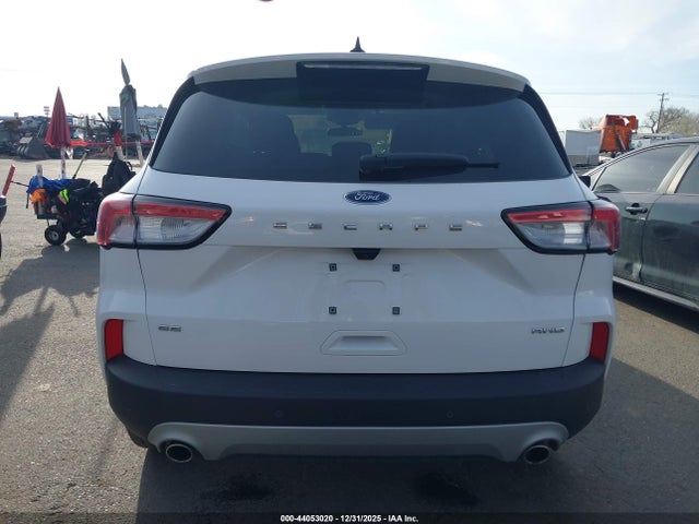 1FMCU9G69NUB32234 Ford ESCAPE SE