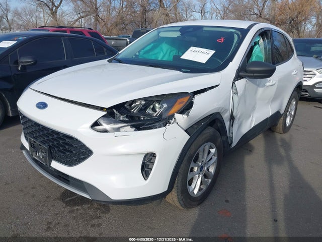 1FMCU9G69NUB32234 Ford ESCAPE SE