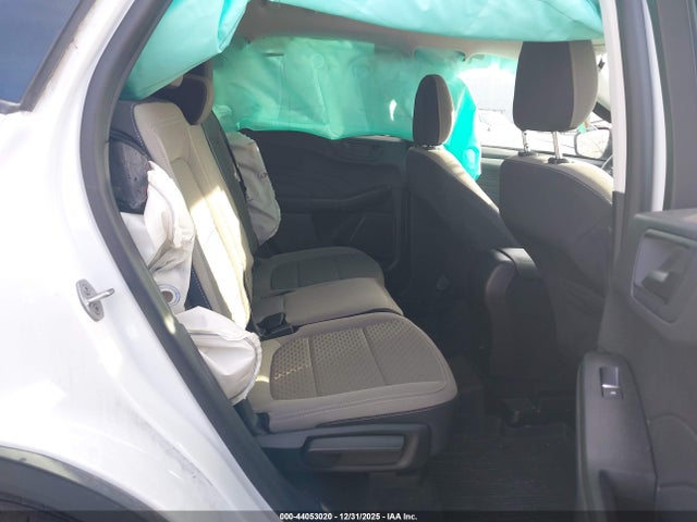 1FMCU9G69NUB32234 Ford ESCAPE SE