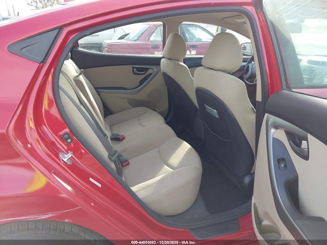 KMHDH4AE8FU354924 Hyundai ELANTRA SE