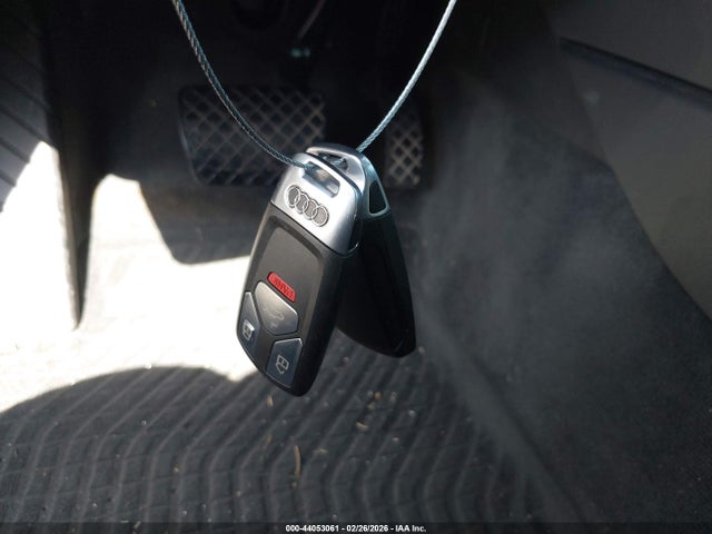 2017 AUDI A4 WAUENAF46HN040828 Photo 10