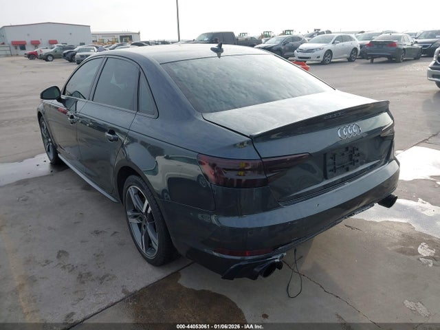 2017 AUDI A4 WAUENAF46HN040828 Photo 2