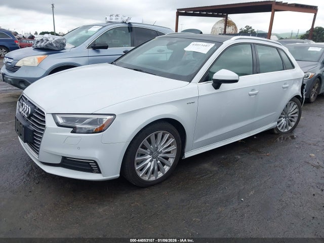 2018 AUDI A3 E-TRON WAUSPBFF9JA112512 Photo 1