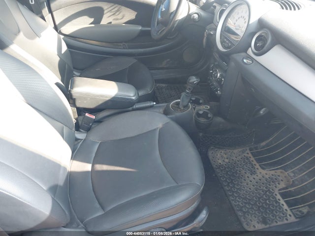 2011 MINI COOPER WMWSU3C57BT098433 Photo 4