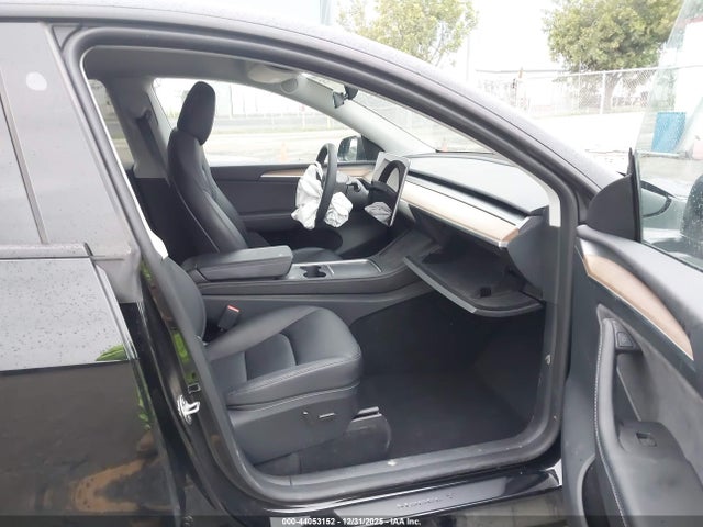 2023 TESLA MODEL Y 7SAYGDEF3PF913109 Photo 4