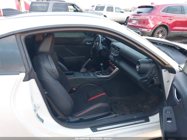 2022 TOYOTA GR86 JF1ZNBE17N9751269 Photo 4