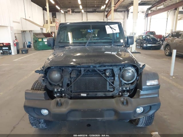 1C4HJXDN1JW191800 Jeep Wrangler Unlimited Sport S 4x4