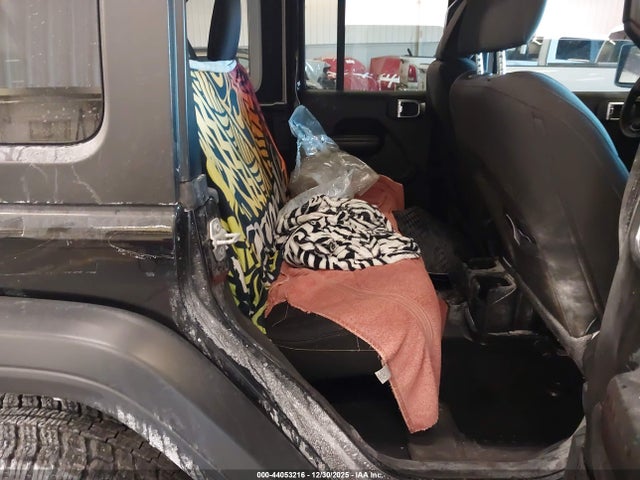 1C4HJXDN1JW191800 Jeep Wrangler Unlimited Sport S 4x4