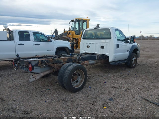 Ford F-550 Chassis Xl 2015 1FDUF5HT0FED70108 Image 4
