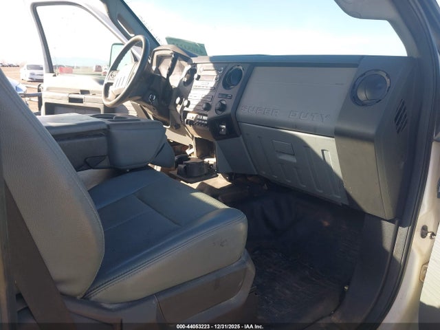Ford F-550 Chassis Xl 2015 1FDUF5HT0FED70108 Image 6
