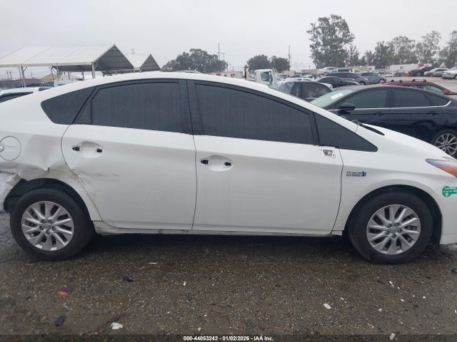 Toyota PRIUS PLUG-IN 2014 JTDKN3DP2E3051430 Image 14