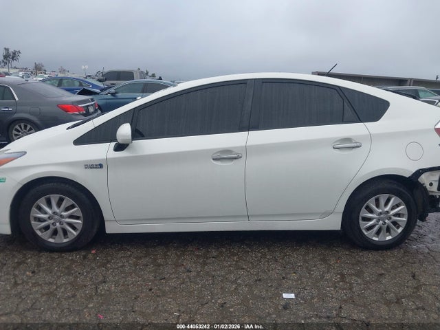 Toyota PRIUS PLUG-IN 2014 JTDKN3DP2E3051430 Image 15