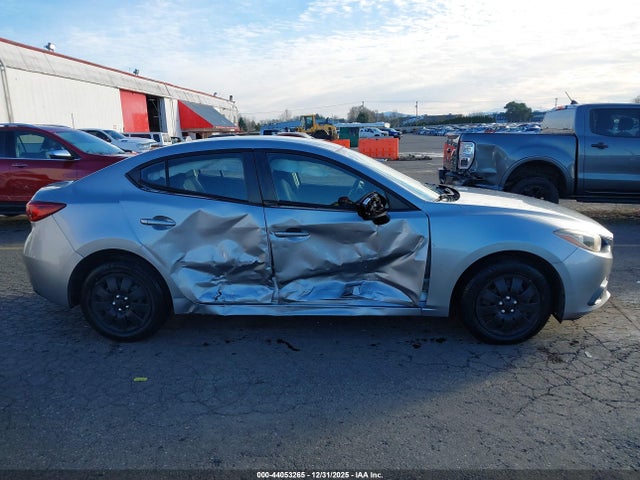 JM1BM1U77E1172988 Mazda Mazda3 I Sport