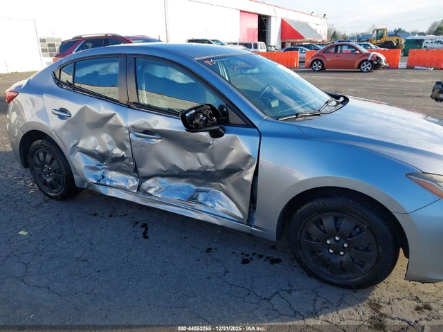 JM1BM1U77E1172988 Mazda Mazda3 I Sport