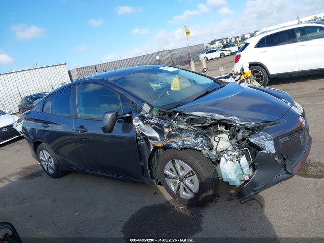 JTDKARFUXG3023329 Toyota Prius Three
