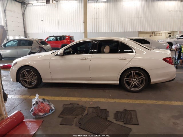2019 Mercedes-benz E 300 მანქანა იყიდება აუქციონზე, vin: WDDZF4JB3KA530494, აუქციონის ნომერი: 44053308