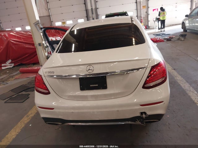 2019 Mercedes-benz E 300 მანქანა იყიდება აუქციონზე, vin: WDDZF4JB3KA530494, აუქციონის ნომერი: 44053308
