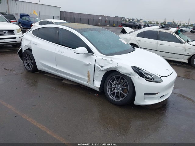 2018 TESLA MODEL 3 5YJ3E1EA3JF062579 Photo 0
