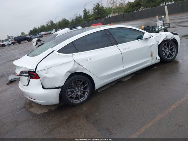 2018 TESLA MODEL 3 5YJ3E1EA3JF062579 Photo 3