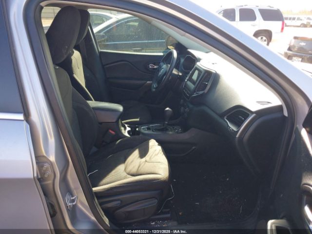 2019 JEEP CHEROKEE 1C4PJLCB1KD344295 Photo 4