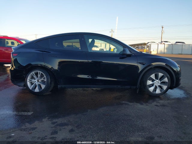 7SAYGAEE9PF965530 Tesla Model Y