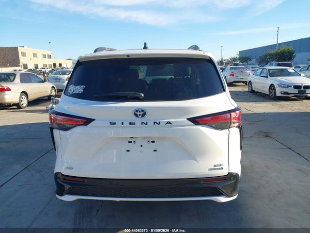 5TDDSKFC0NS056467 Toyota Sienna Xse